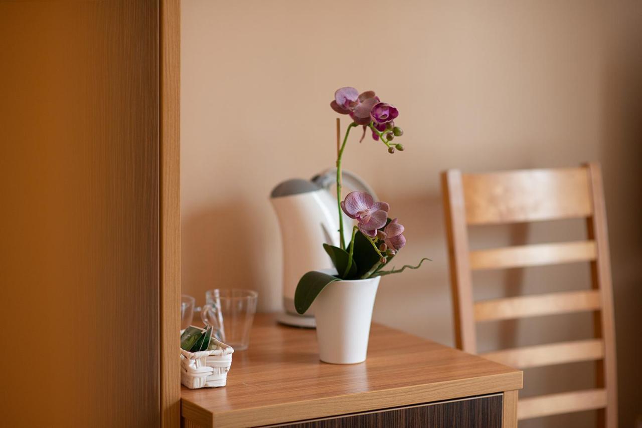 Hotel Seo Rewal Extérieur photo