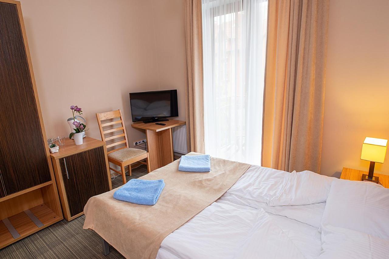 Hotel Seo Rewal Extérieur photo